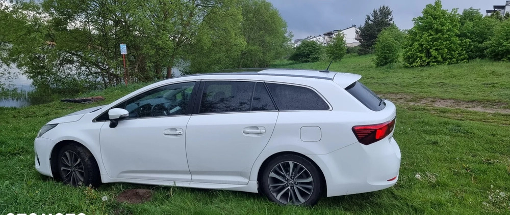 Toyota Avensis cena 59900 przebieg: 160000, rok produkcji 2015 z Gdańsk małe 211